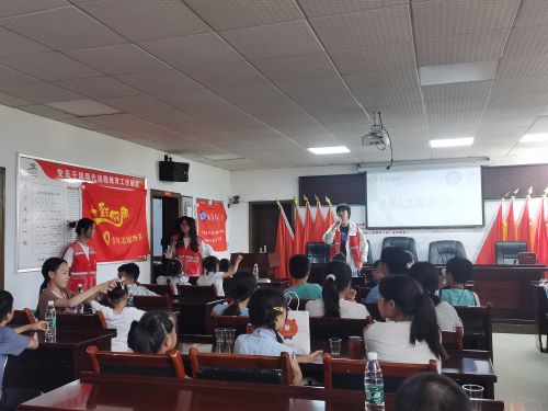 圖為志愿者姚行早分享環(huán)節(jié)