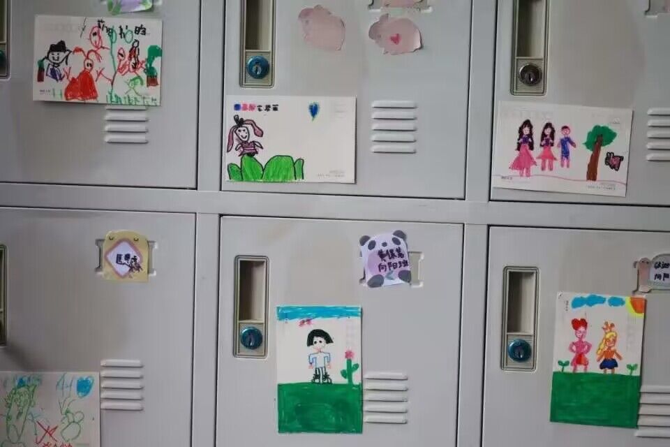 ΢΢ΞWഺ֧̻